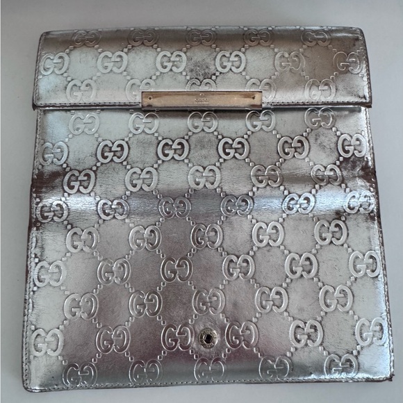 Handbags - Gucci Silver Continental Wallet.